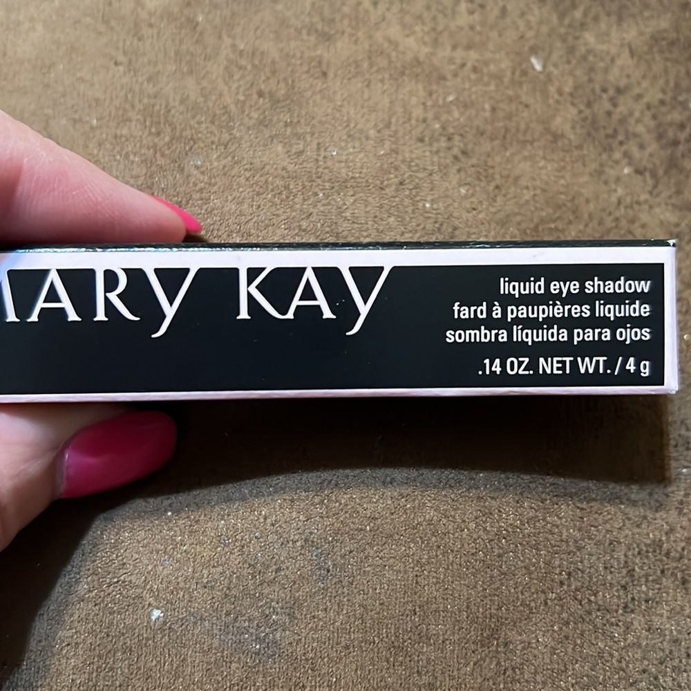 Mary Kay Liquid Eye Shadow-Light Beam - Picture 4 of 6